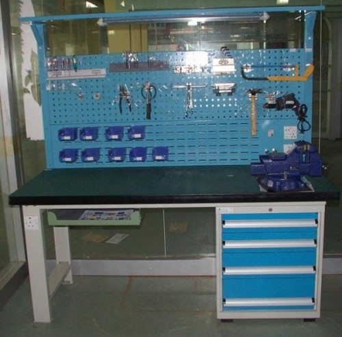 钳工工作台